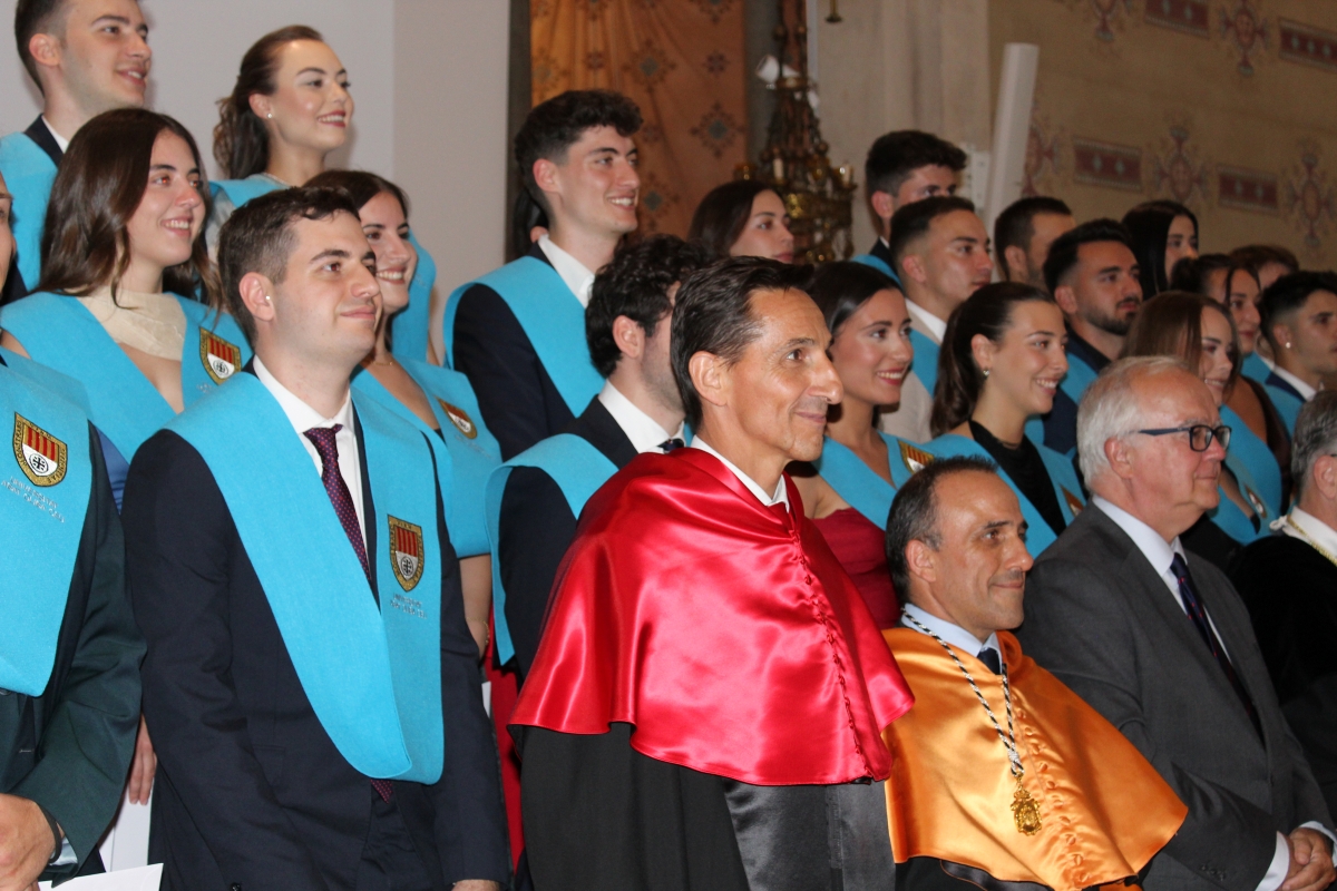 Graduación de los grados del área de Derecho de la Facultad de Derecho y Empresa